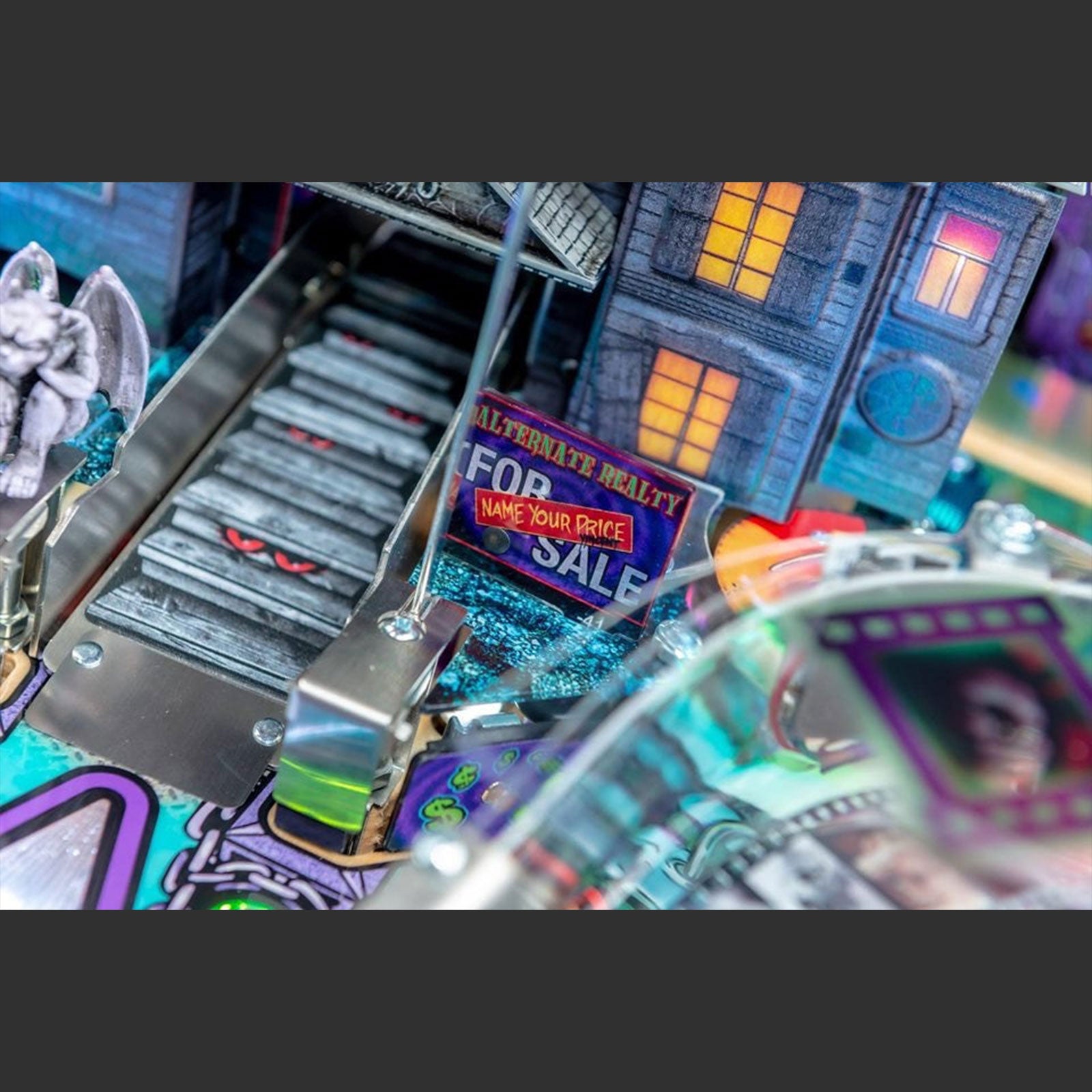 Nitro Pinball Sales USA Stern Pinball Machine ELVIRA: House of Horrors: PREMIUM