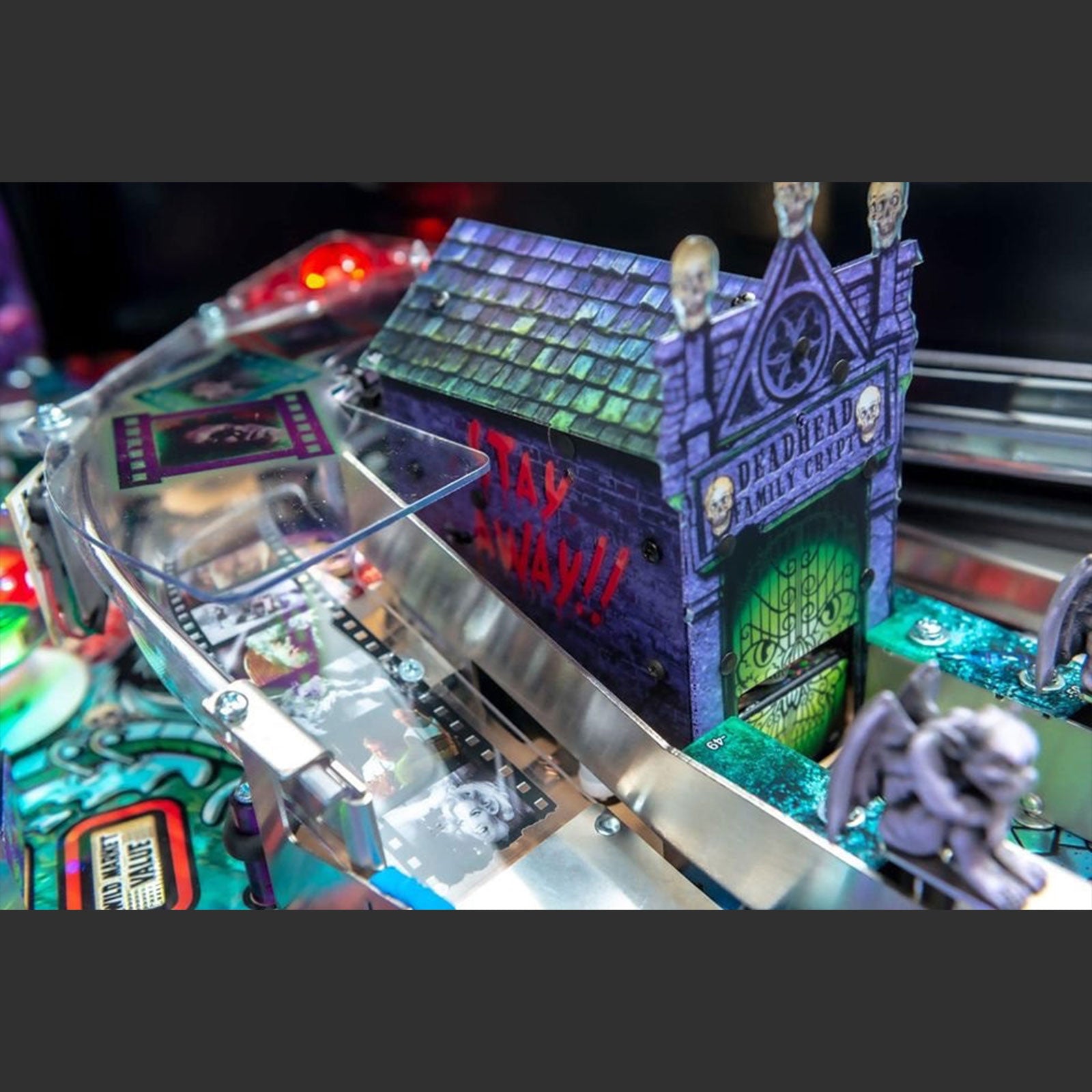 Nitro Pinball Sales USA Stern Pinball Machine ELVIRA: House of Horrors: PREMIUM