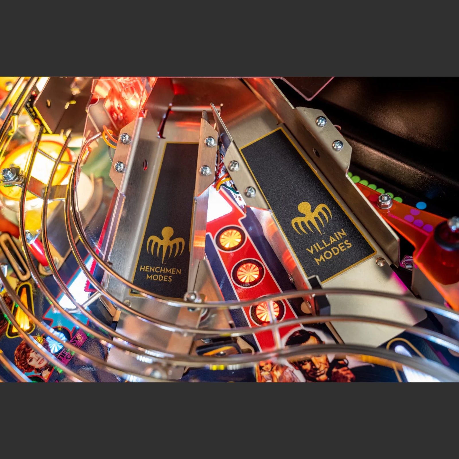 Nitro Pinball Sales USA Stern James Bond 007 Premium (You Only Live Twice) Pinball Machine