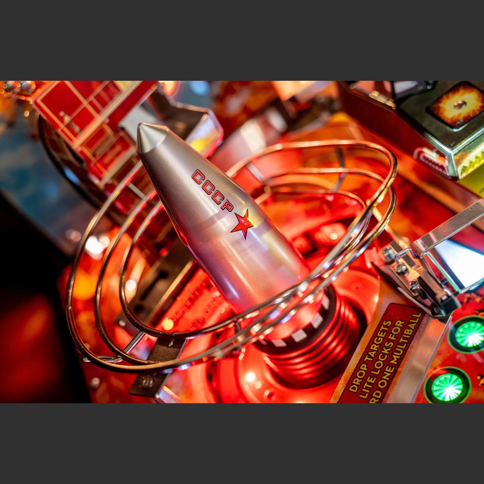 Nitro Pinball Sales USA Stern James Bond 007 Premium (You Only Live Twice) Pinball Machine