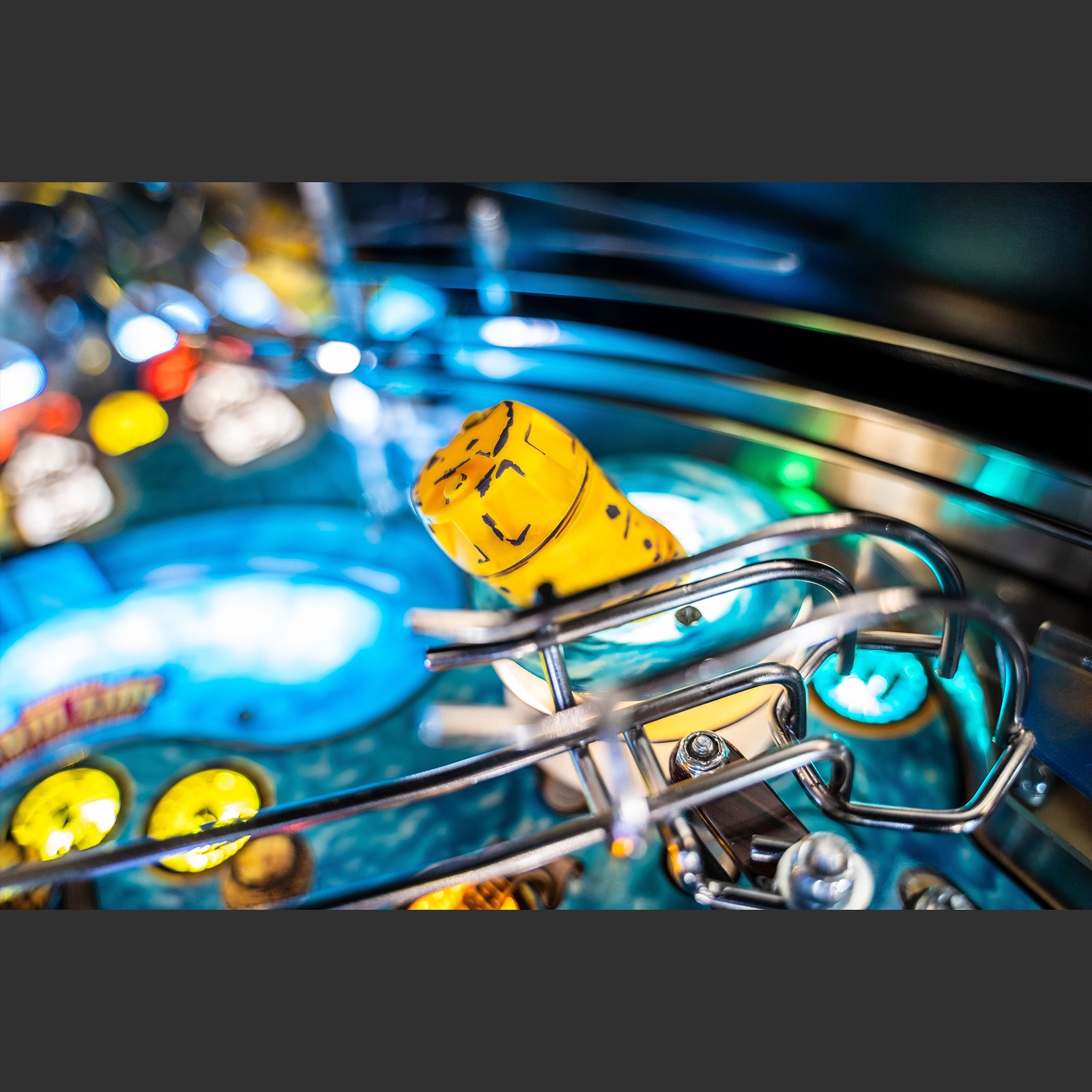 Nitro Pinball Sales USA Stern Pinball Machine Jaws Premium